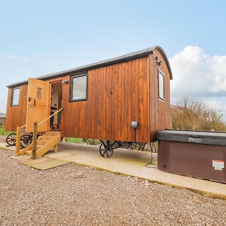 Hillcrest Shepherds Hut Престън Екстериор снимка