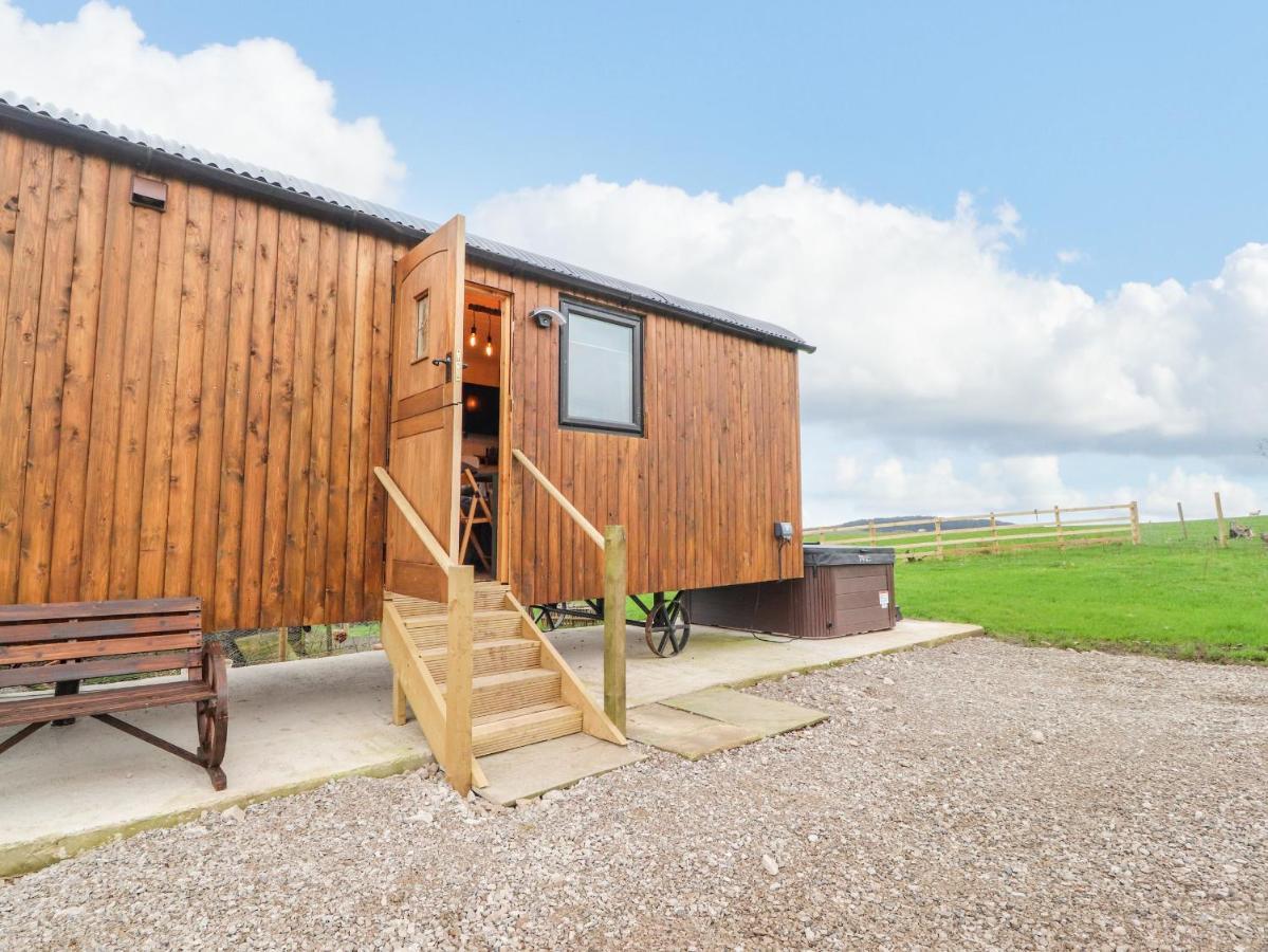 Hillcrest Shepherds Hut Престън Екстериор снимка