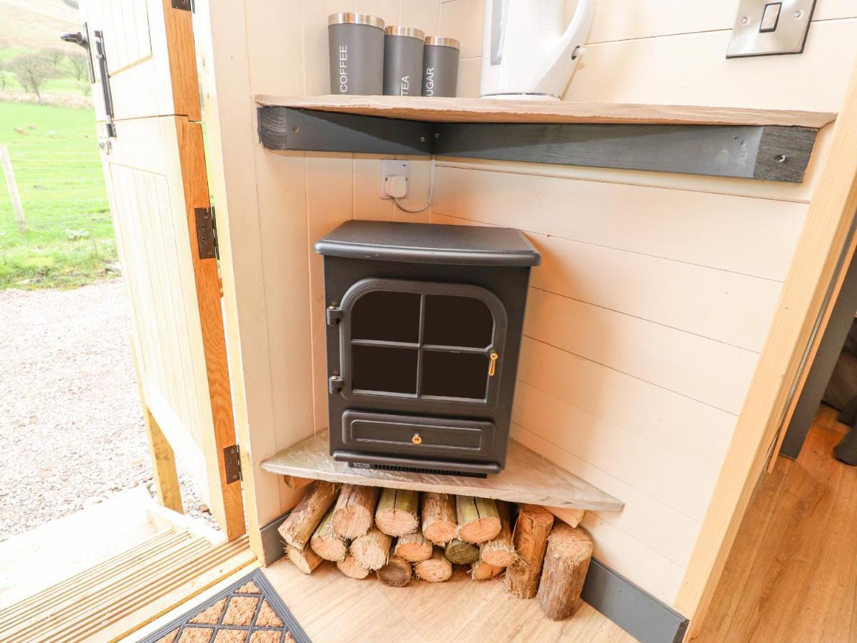 Hillcrest Shepherds Hut Престън Екстериор снимка